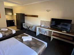 Hi Way Eight Motor Inn