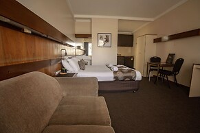 Hi Way Eight Motor Inn