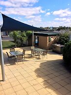 Hi Way Eight Motor Inn