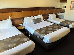 Hi Way Eight Motor Inn