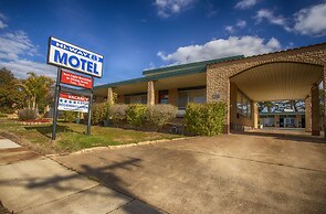 Hi Way Eight Motor Inn