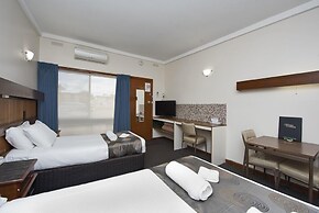 Hi Way Eight Motor Inn