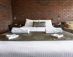 Hi Way Eight Motor Inn