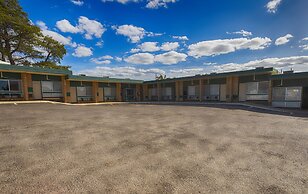 Hi Way Eight Motor Inn