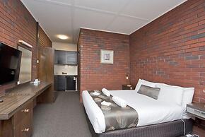 Hi Way Eight Motor Inn