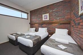 Hi Way Eight Motor Inn