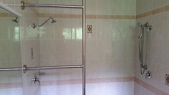 Mescal's at Pampoolah B&B