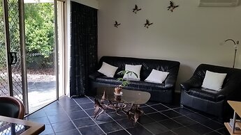 Mescal's at Pampoolah B&B