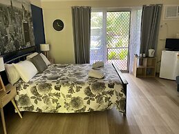 Colonial Village Resort