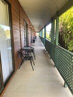 Deniliquin Country Club Motor Inn