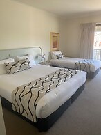 Deniliquin Country Club Motor Inn