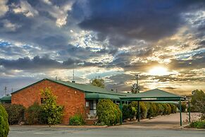Deniliquin Country Club Motor Inn