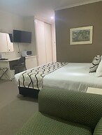 Deniliquin Country Club Motor Inn