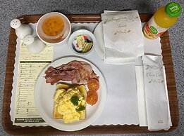 Deniliquin Country Club Motor Inn