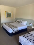 Deniliquin Country Club Motor Inn