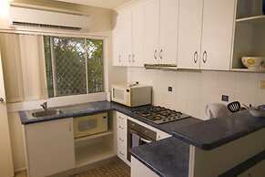 Bayshores Holiday Apartments