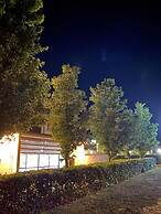 Country Gardens Motel