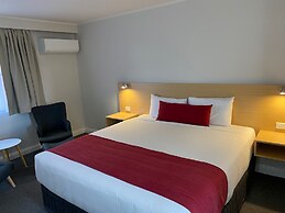 Country Gardens Motel