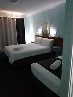 Lancelin Sands Hotel