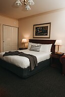 The Lawson Riverside Suites