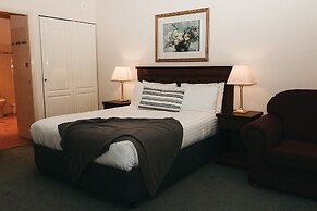 The Lawson Riverside Suites