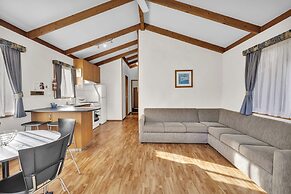 Metung Holiday Villas