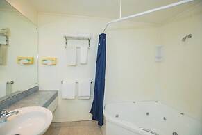 Albany Executive Motor Inn