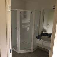 Albany Executive Motor Inn