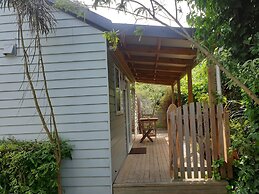 Cranford Cottages And Motel