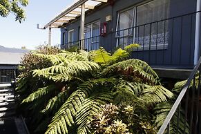 Cranford Cottages And Motel