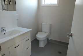 Cranford Cottages And Motel