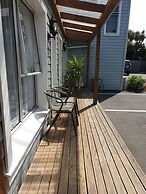 Cranford Cottages And Motel