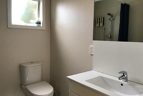 Cranford Cottages And Motel