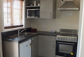 Cranford Cottages And Motel