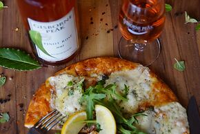 Gisborne Peak Winery Cottages