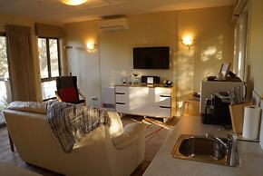 Gisborne Peak Winery Cottages