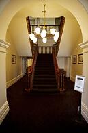 Largs Pier Hotel Motel