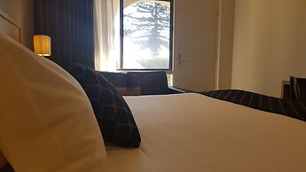 Largs Pier Hotel Motel