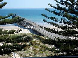 Largs Pier Hotel Motel