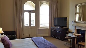 Largs Pier Hotel Motel