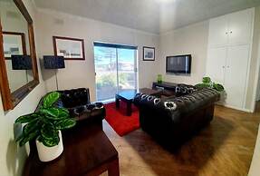 Largs Pier Hotel Motel