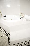 Largs Pier Hotel Motel