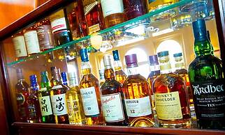 Largs Pier Hotel Motel