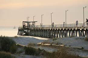 Largs Pier Hotel Motel