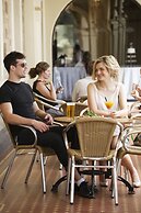 Largs Pier Hotel Motel