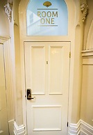 Largs Pier Hotel Motel