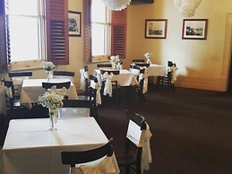 Largs Pier Hotel Motel