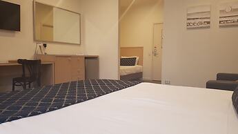 Largs Pier Hotel Motel