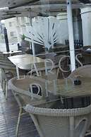 Largs Pier Hotel Motel