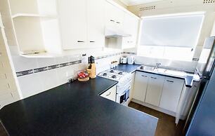 Largs Pier Hotel Motel